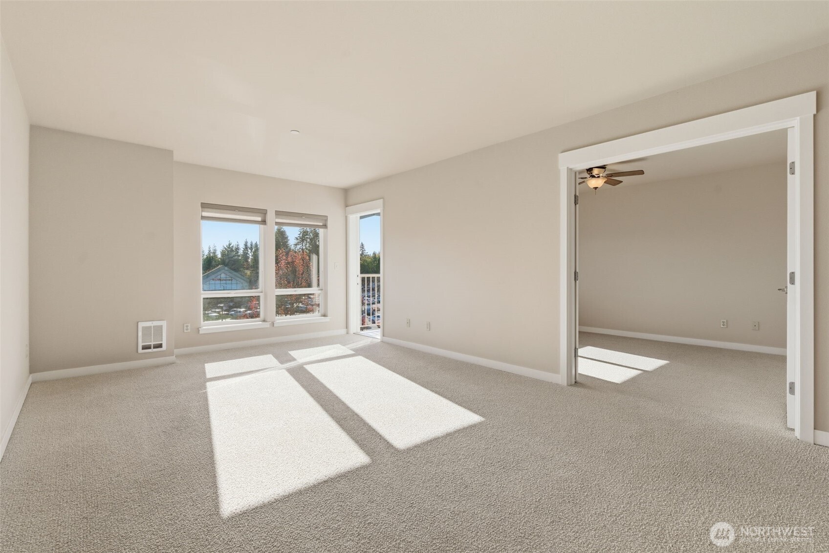300 High School Road Northeast, Unit 404 Bainbridge Island, WA 98110 - Photo 11 of 16