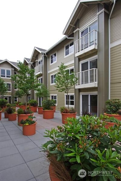 300 High School Road Northeast, Unit 404 Bainbridge Island, WA 98110 - Photo 14 of 16