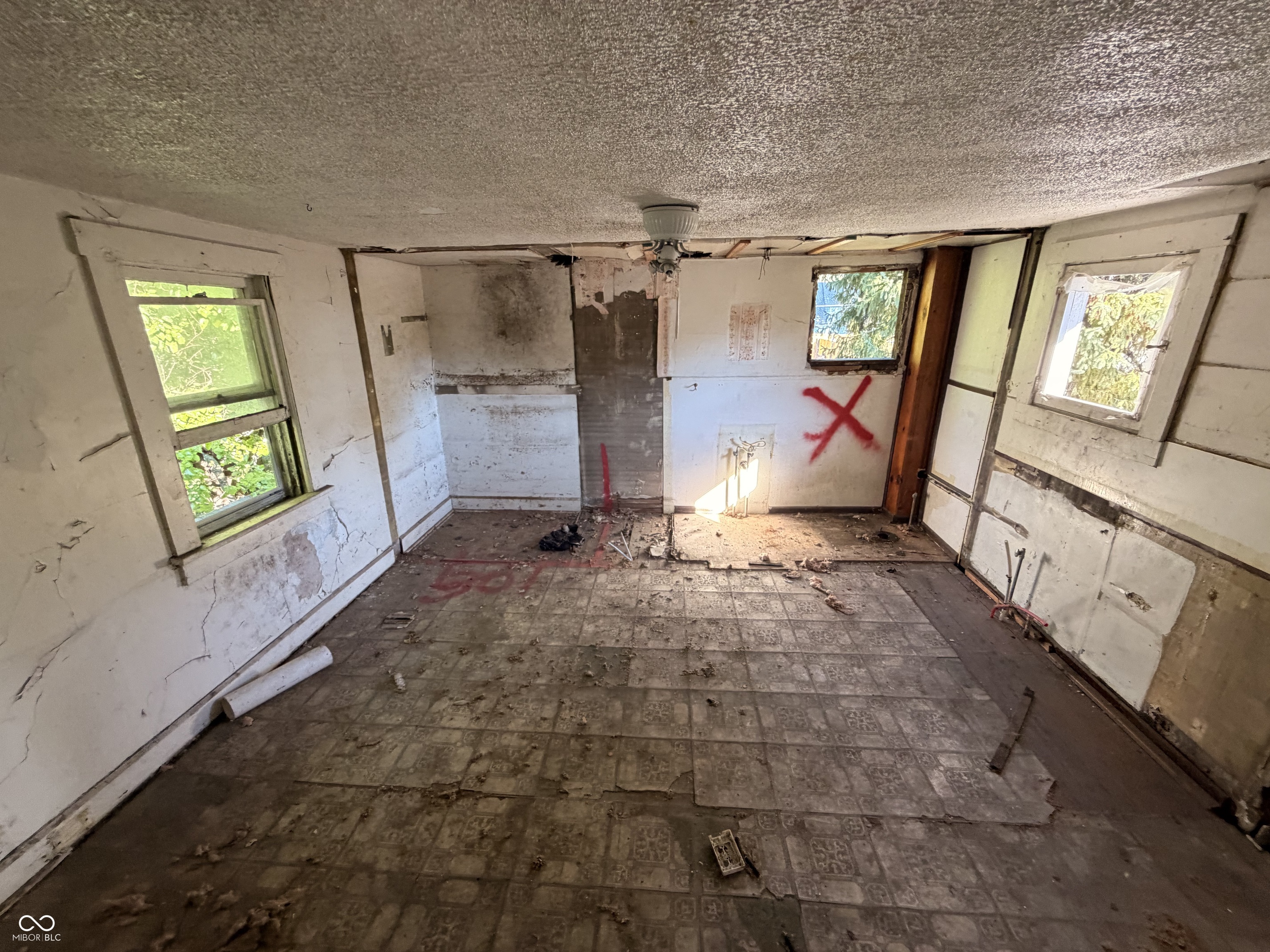 816 East 20th Street Anderson, IN 46016 - Photo 3 of 11