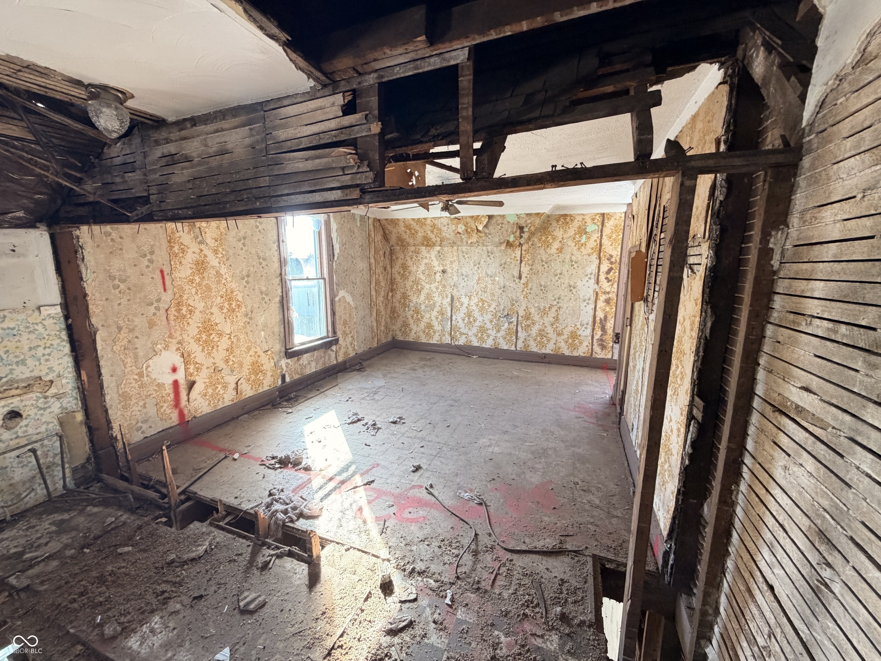 816 East 20th Street Anderson, IN 46016 - Photo 4 of 11