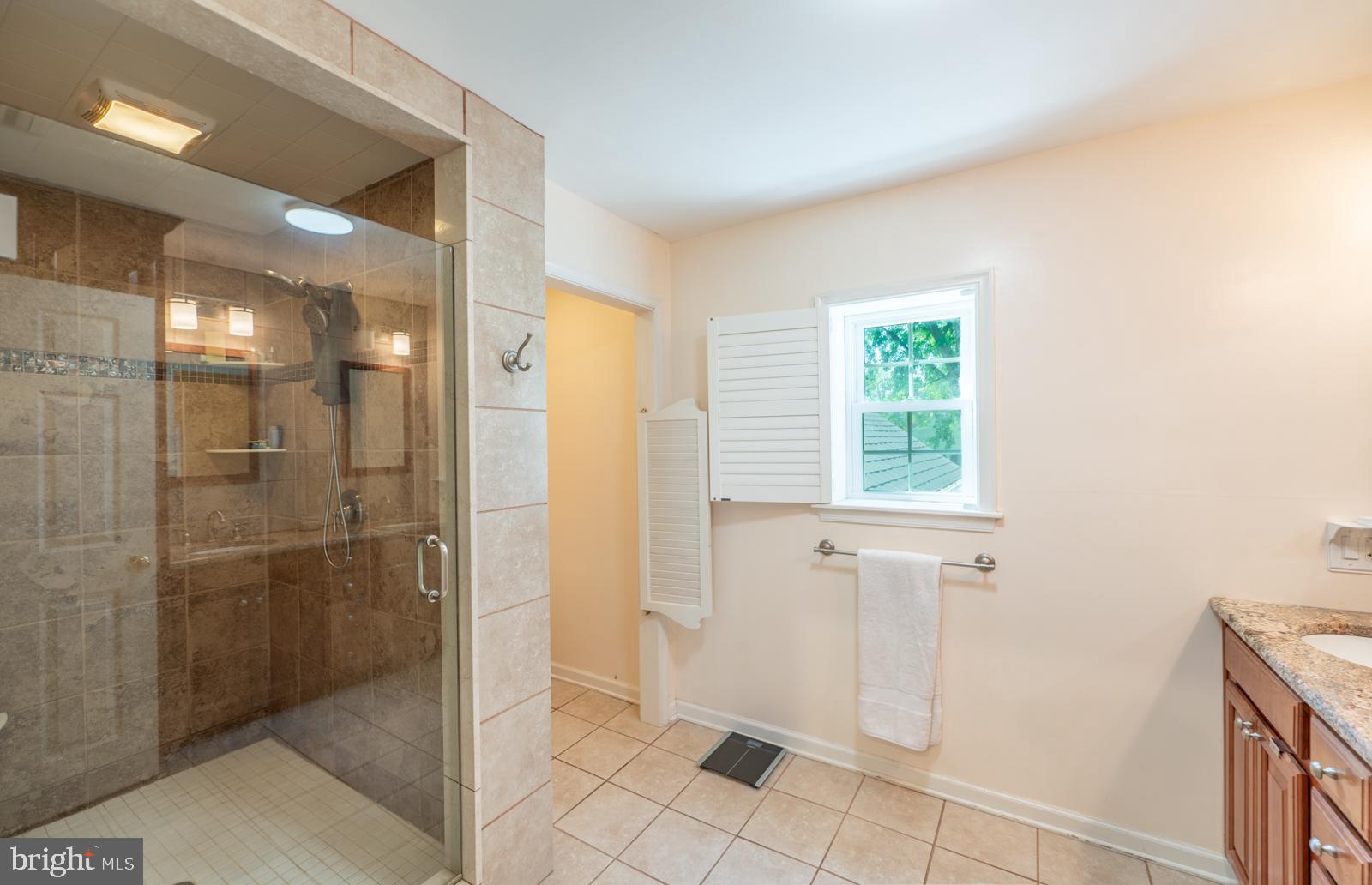 22 Salisbury Lane Malvern, PA 19355 - Photo 20 of 57 Master bath