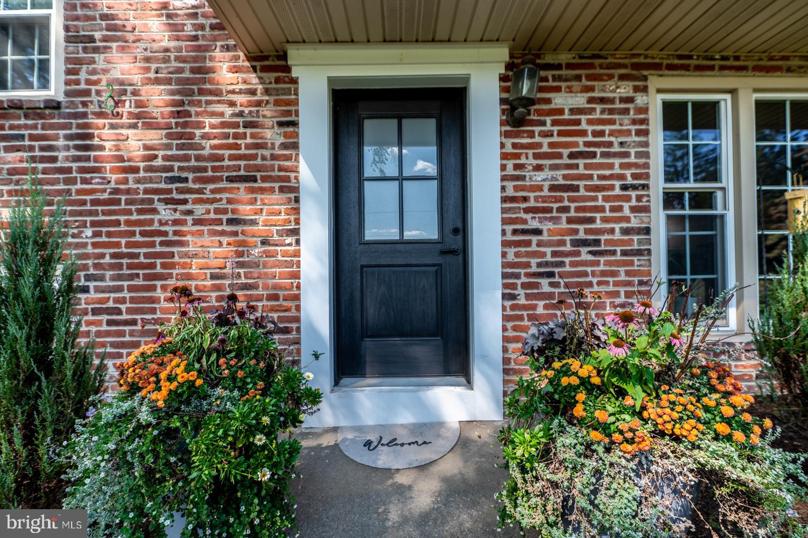 22 Salisbury Lane Malvern, PA 19355 - Photo 2 of 57 a front view of a house