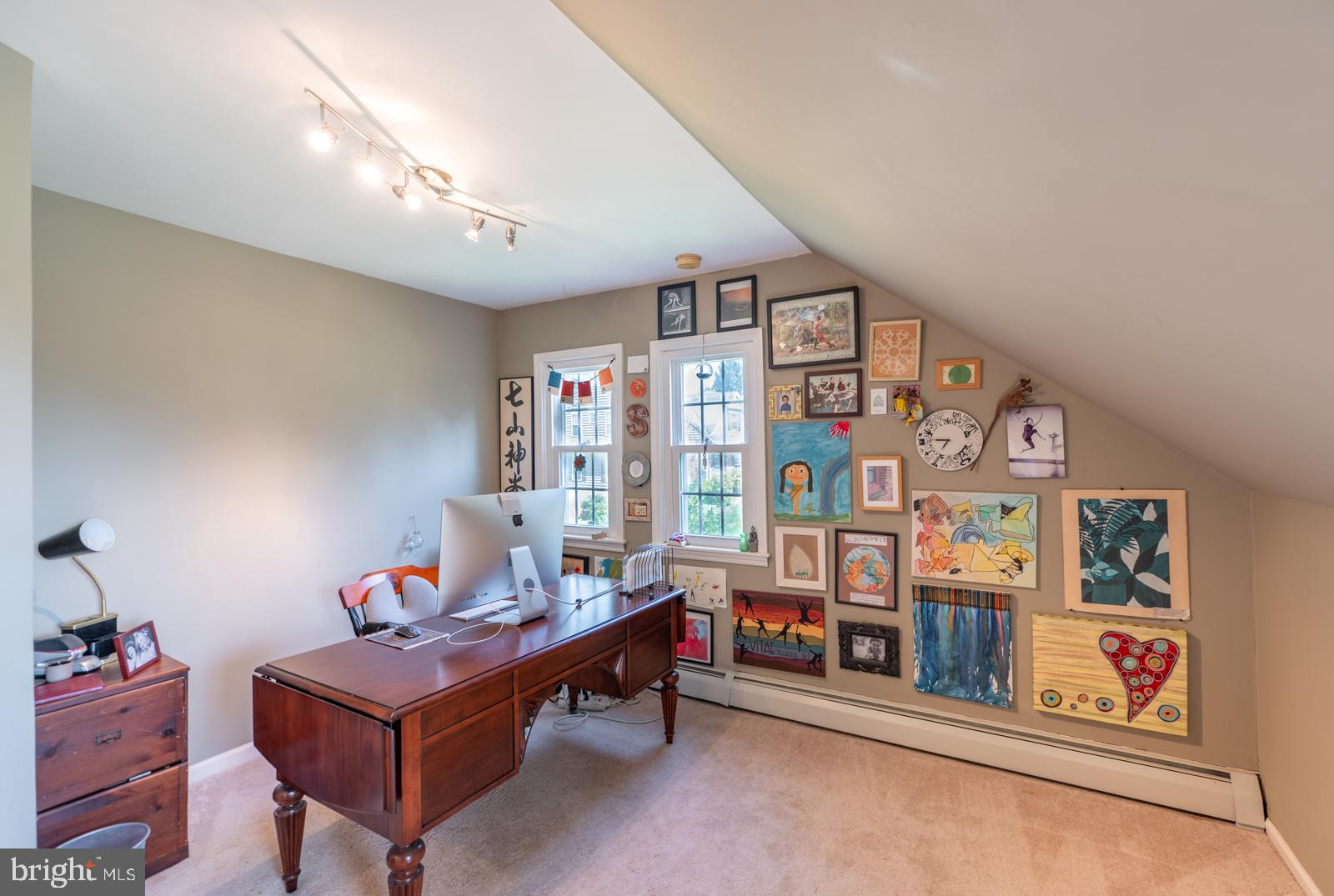 22 Salisbury Lane Malvern, PA 19355 - Photo 32 of 57 a living room with furniture