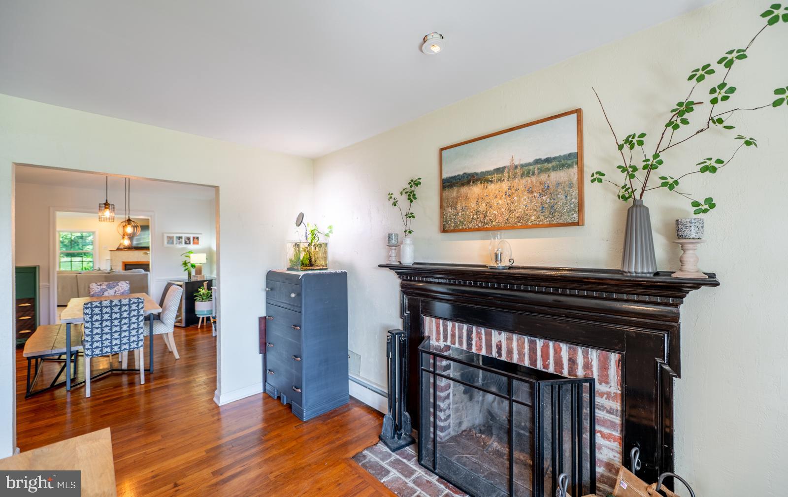 22 Salisbury Lane Malvern, PA 19355 - Photo 7 of 57 a view of a livingroom with furniture and wooden floor
