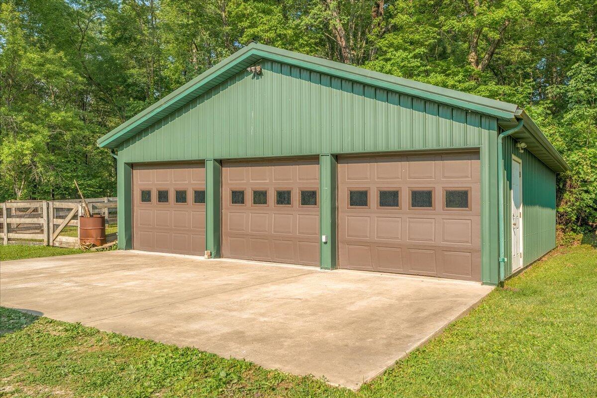 37000 Kingsbury Road Pomeroy, OH 45769 - Photo 55 of 69 3 car garage