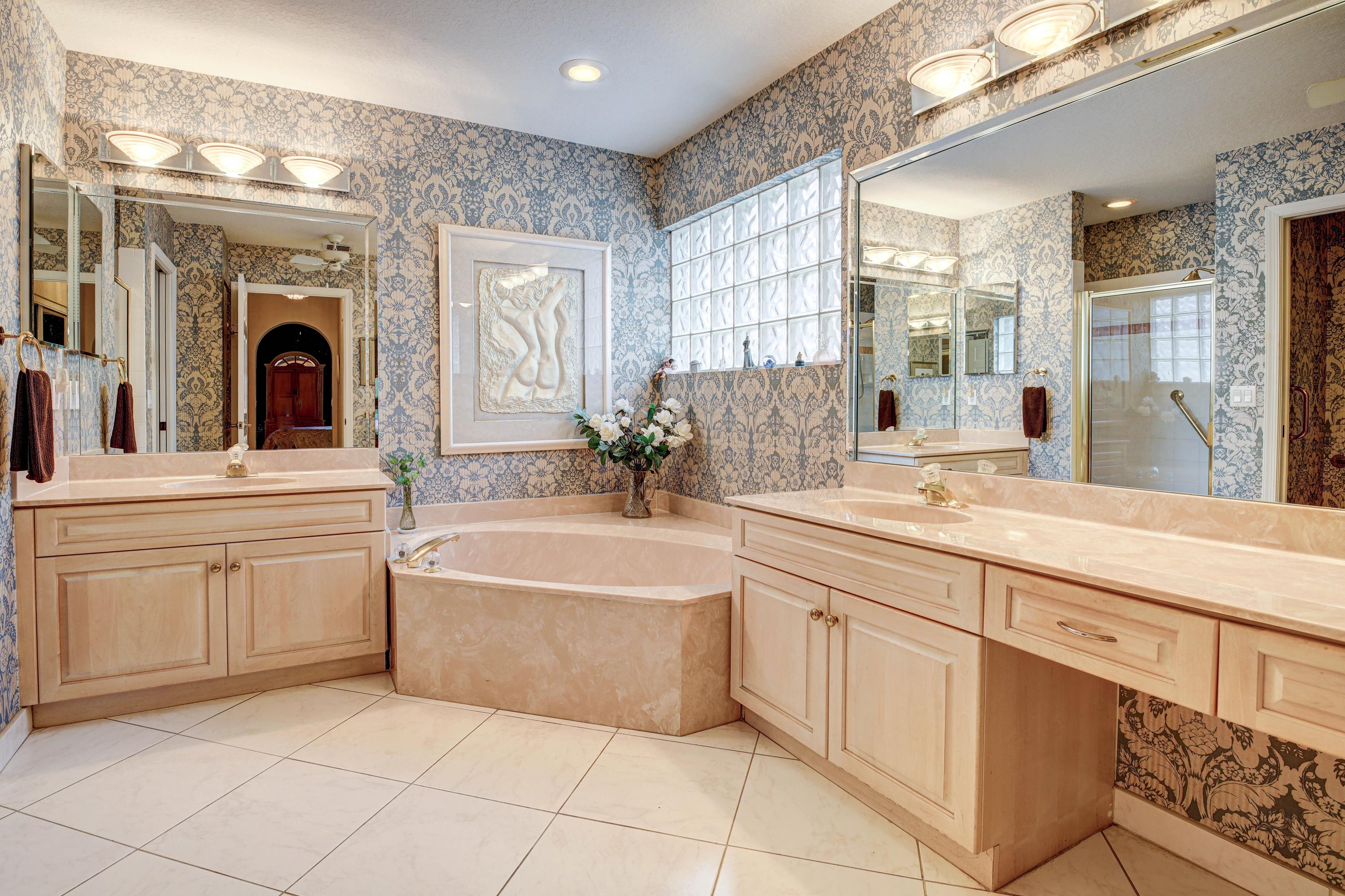 6709 Sun River Road Boynton Beach, FL 33437 - Photo 21 of 51 Master Bath