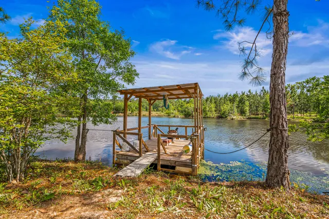 $1,300,000 | 5105 Pasco Broxson Circle, Holt, FL 32564