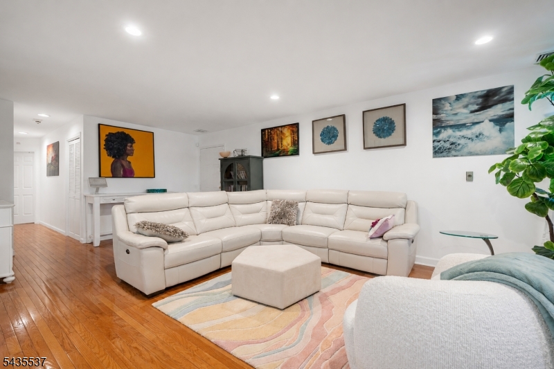 15 Boulder Run Road Paterson, NJ 07501 - Photo 8 of 29
