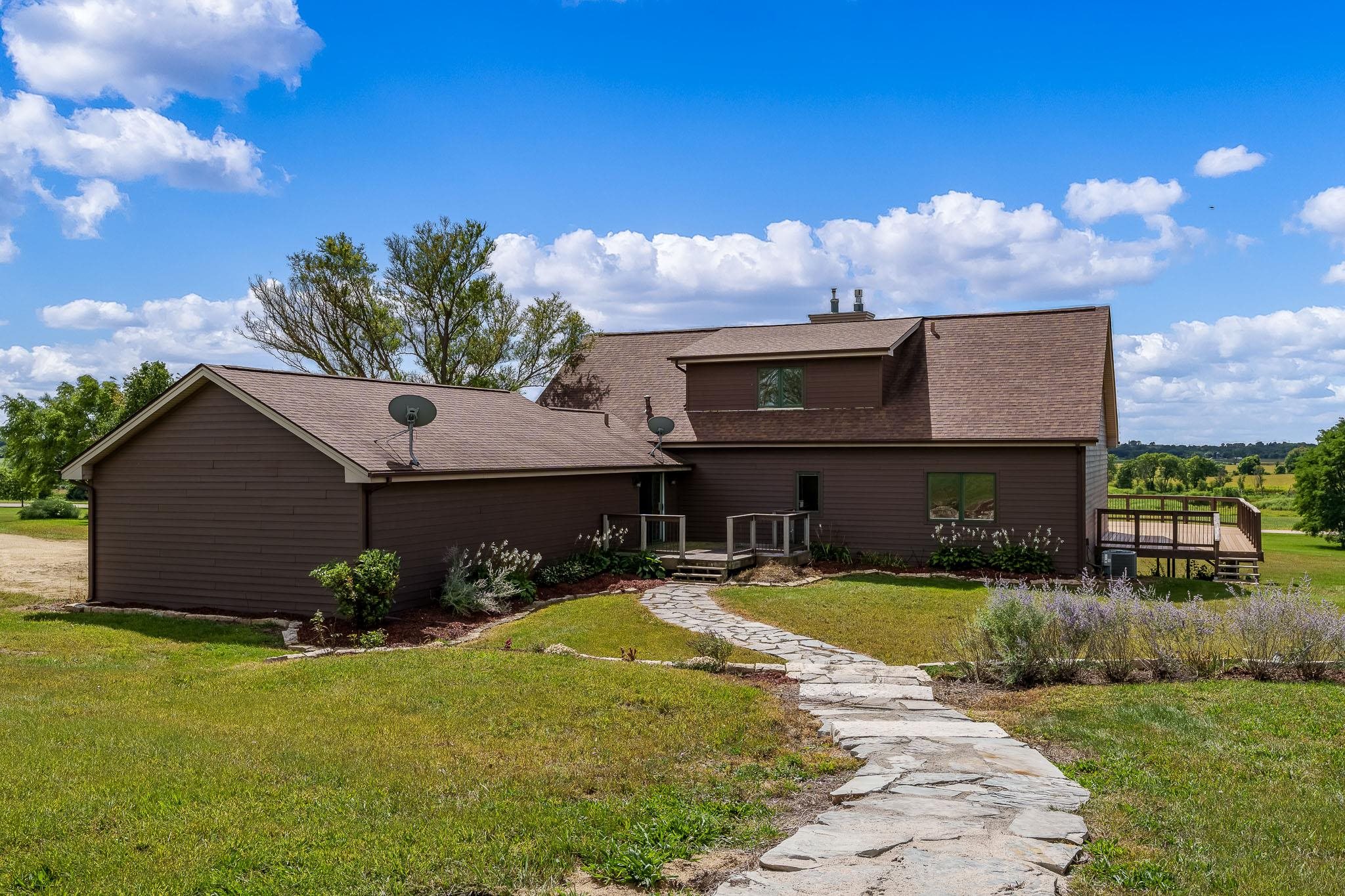 14949 Saunders Road Pecatonica, IL 61063 - Photo 5 of 88
