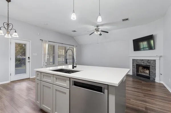 $2,050 | 153 Hickory Lane, Georgetown, TX 78633
