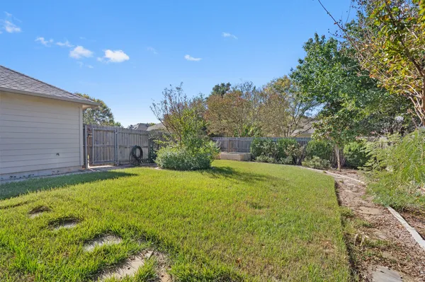 $2,050 | 153 Hickory Lane, Georgetown, TX 78633