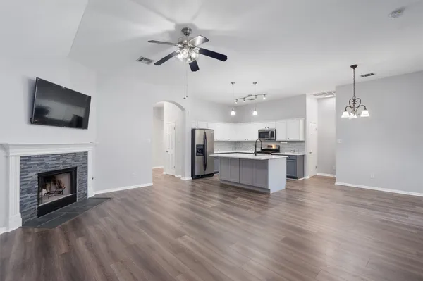 $2,050 | 153 Hickory Lane, Georgetown, TX 78633