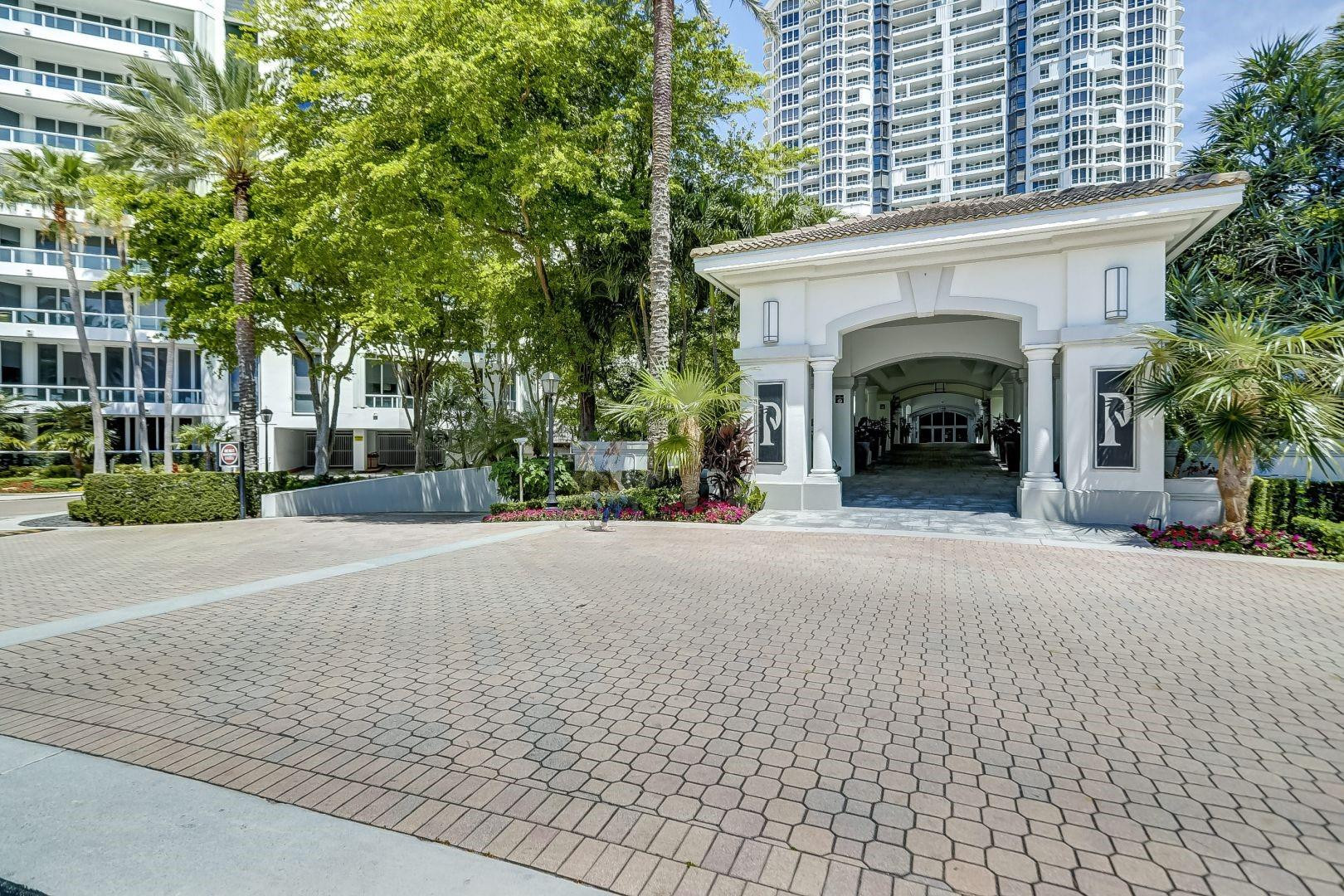 21150 Point Place, Unit 2201 Miami, FL 33180 - Photo 31 of 31 Spa/Gym Entrance