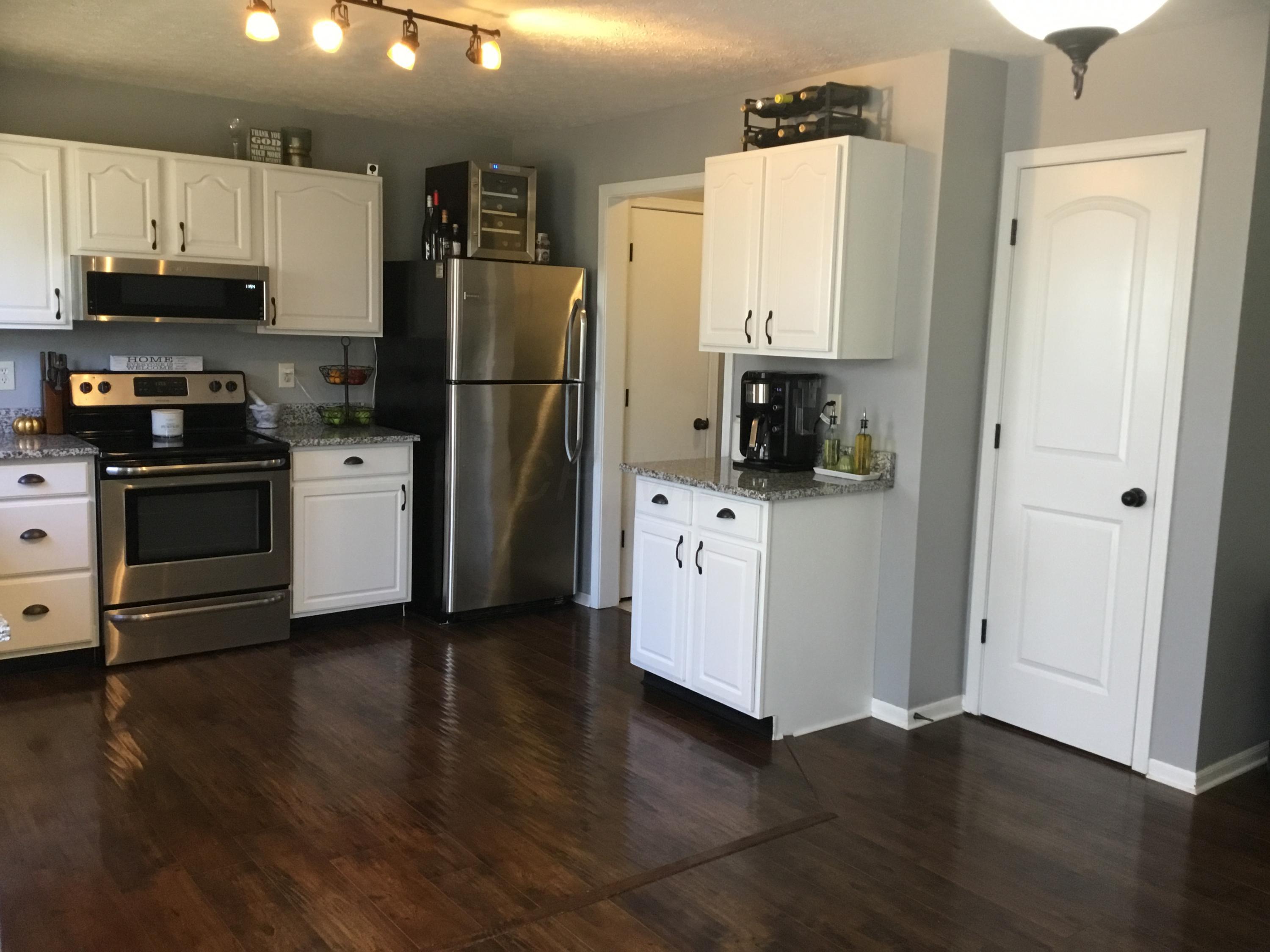 5034 Lee Road South Bloomfield, OH 43103 - Photo 3 of 10