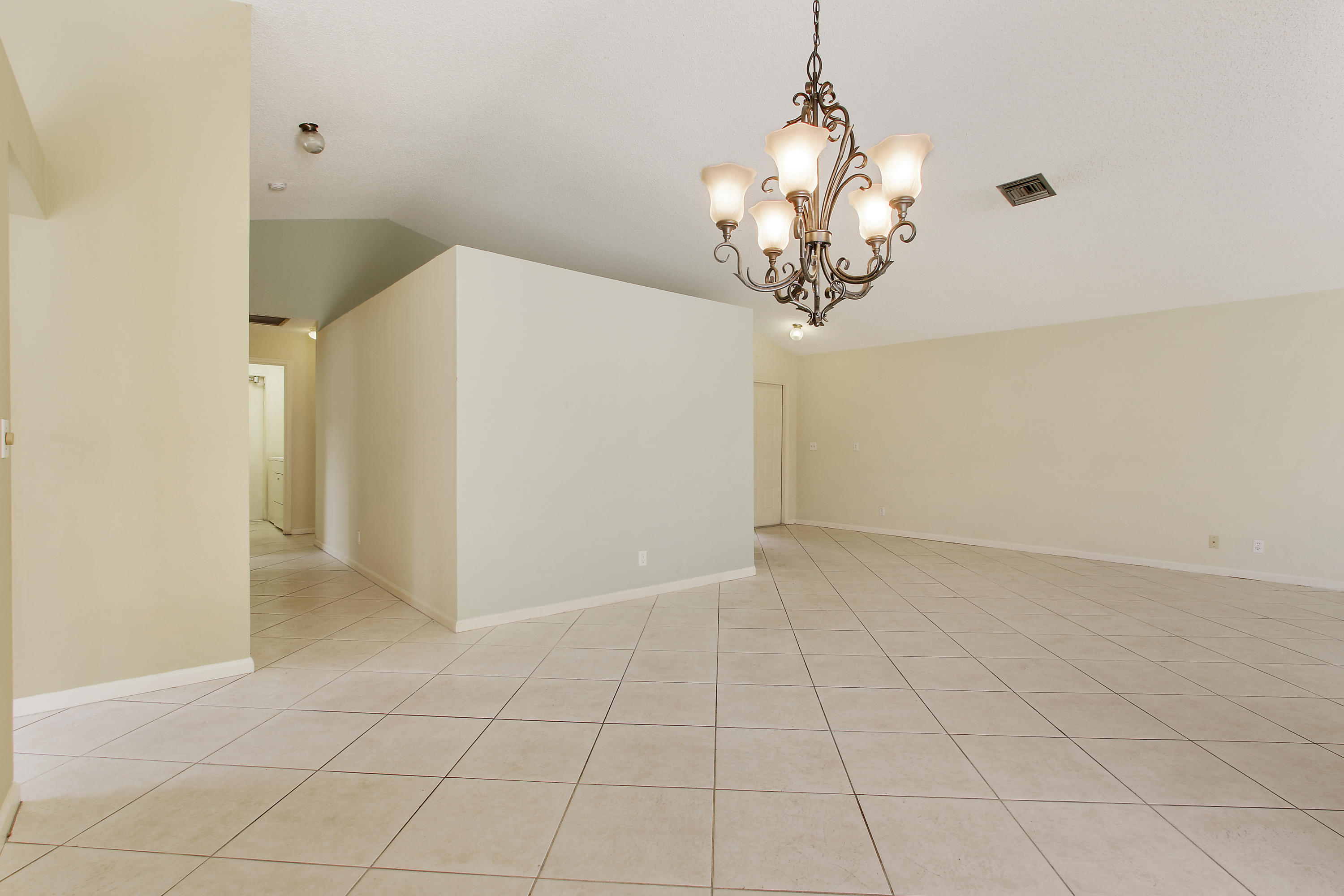 6208 La Vida Terrace Boca Raton, FL 33433 - Photo 5 of 20 46