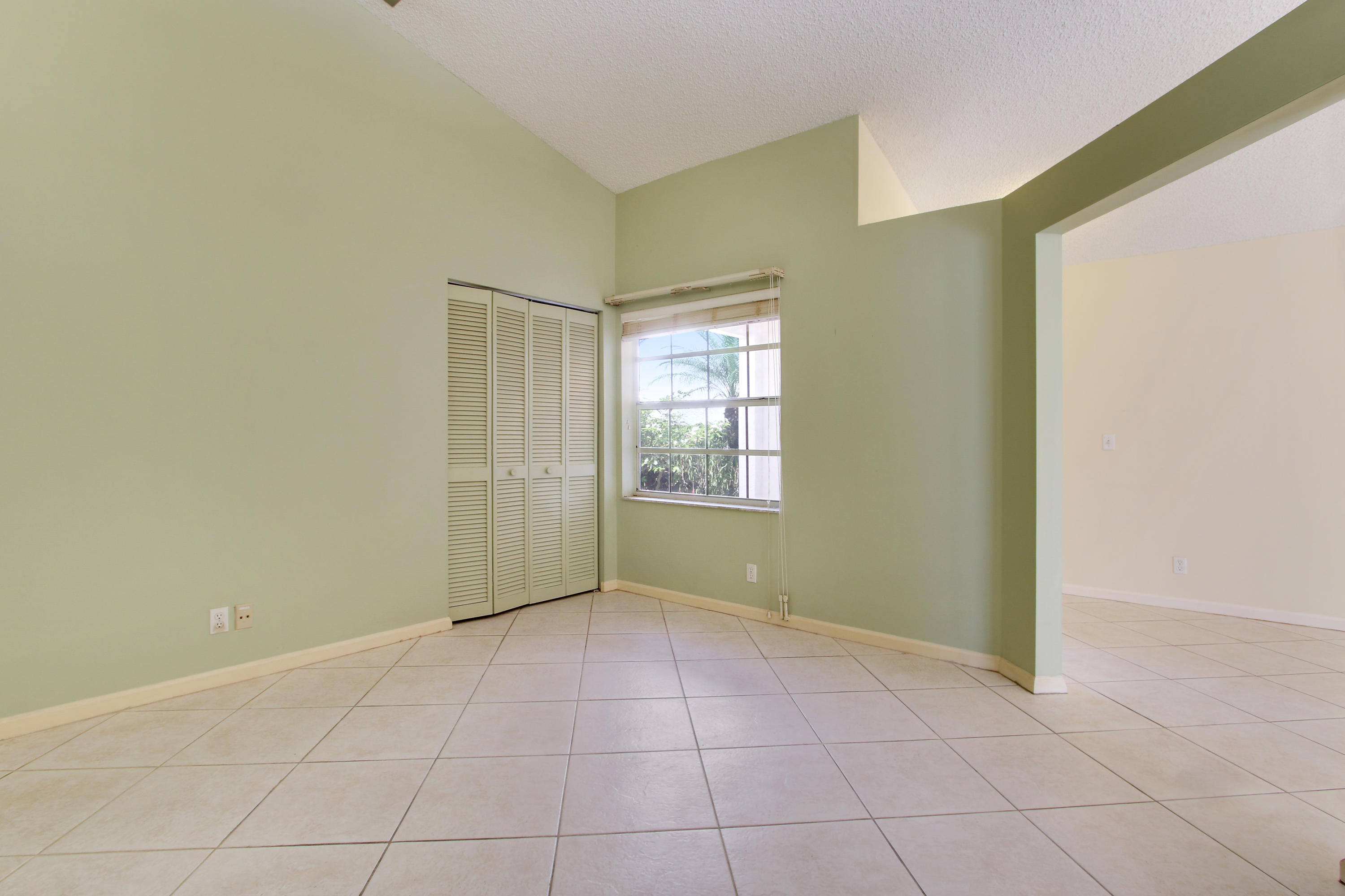 6208 La Vida Terrace Boca Raton, FL 33433 - Photo 7 of 20 48