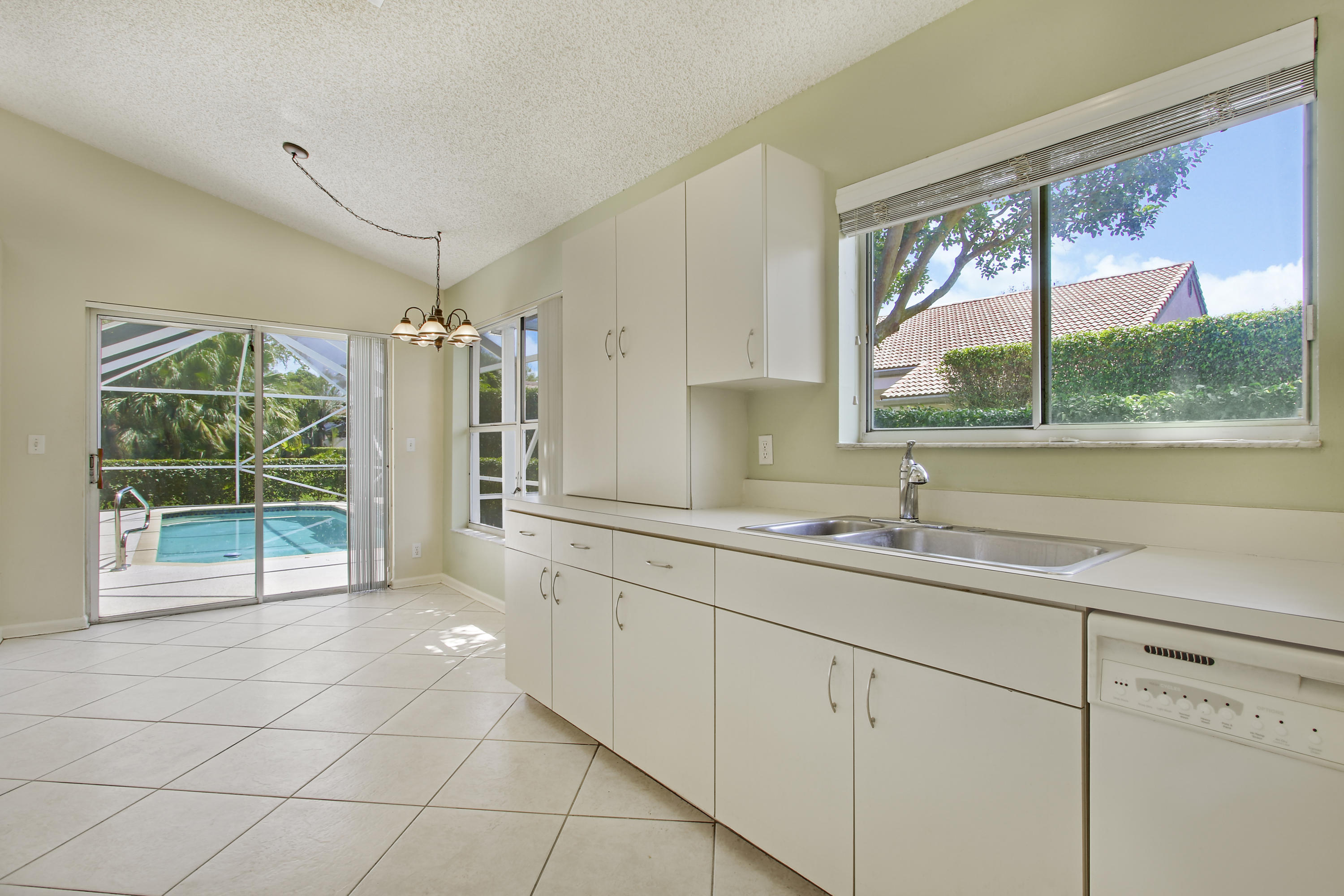6208 La Vida Terrace Boca Raton, FL 33433 - Photo 9 of 20 50