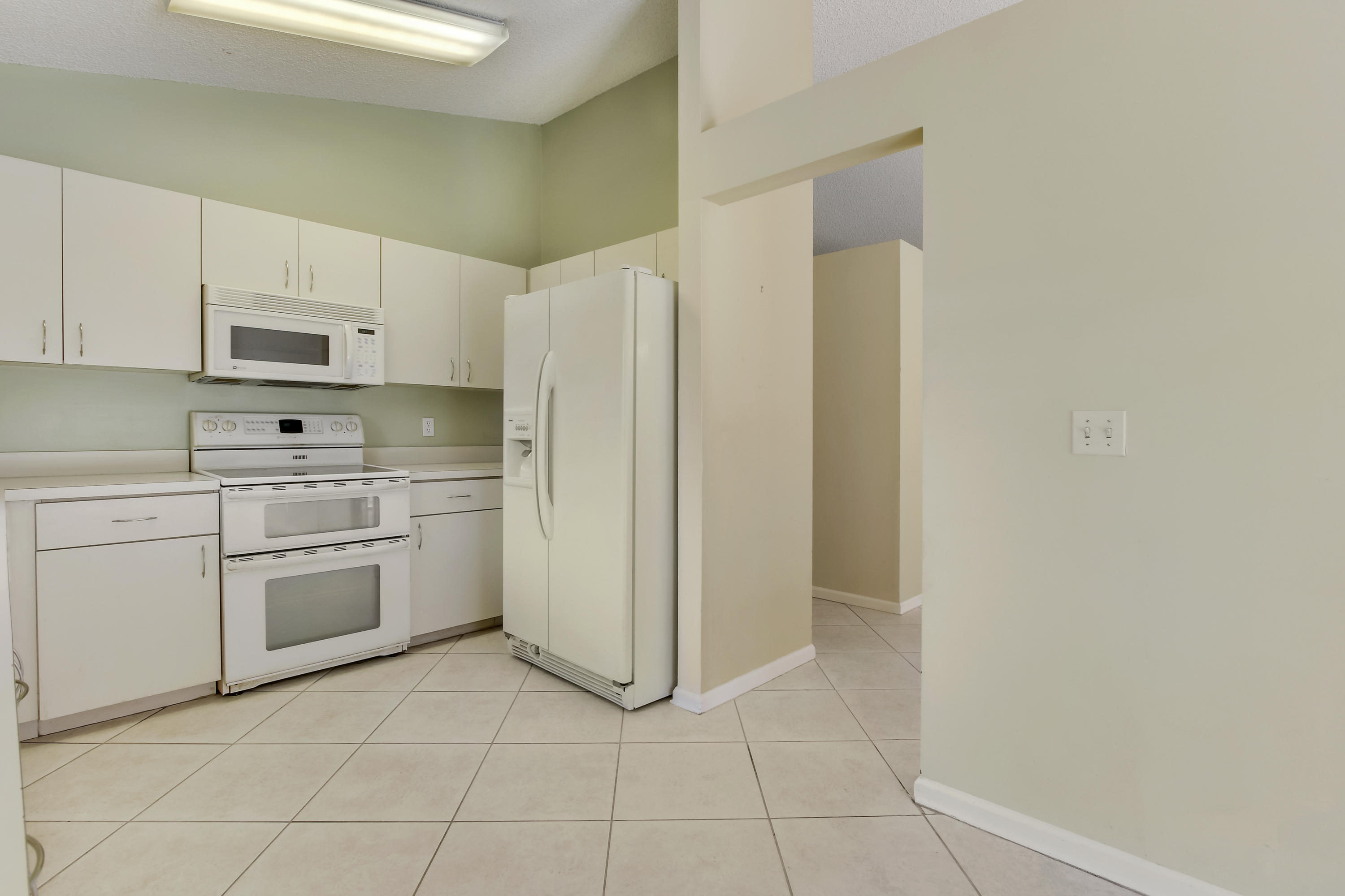 6208 La Vida Terrace Boca Raton, FL 33433 - Photo 10 of 20 51