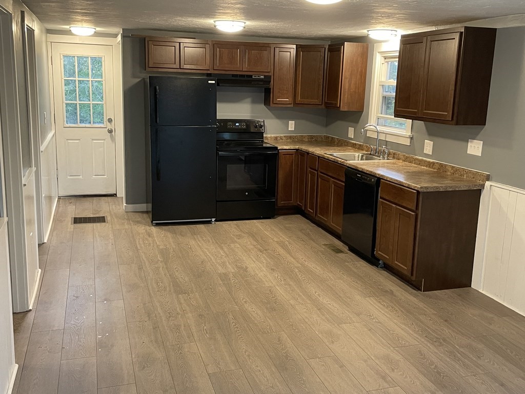 212 Holtshire Road Orange, MA 01364 - Photo 2 of 16 Gallery Image 2