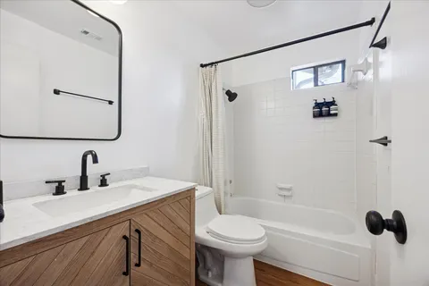 $1,225,000 | 3202 French Place, Austin, TX 78722