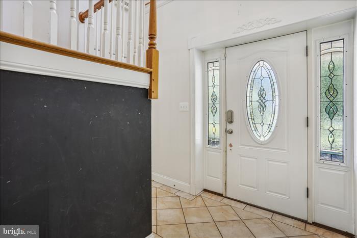 20845 Potomac View Road Sterling, VA 20165 - Photo 7 of 75 Front Hall