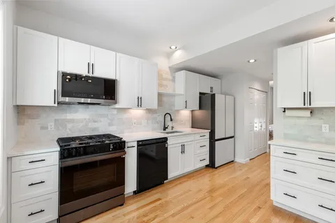 $820,000 | 29 Grove Lane, Unit 29, Burlington, MA 01803