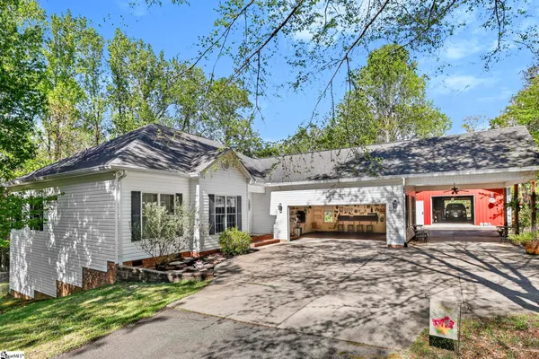 $625,000 | 181 Lake Drive, Greer, SC 29651