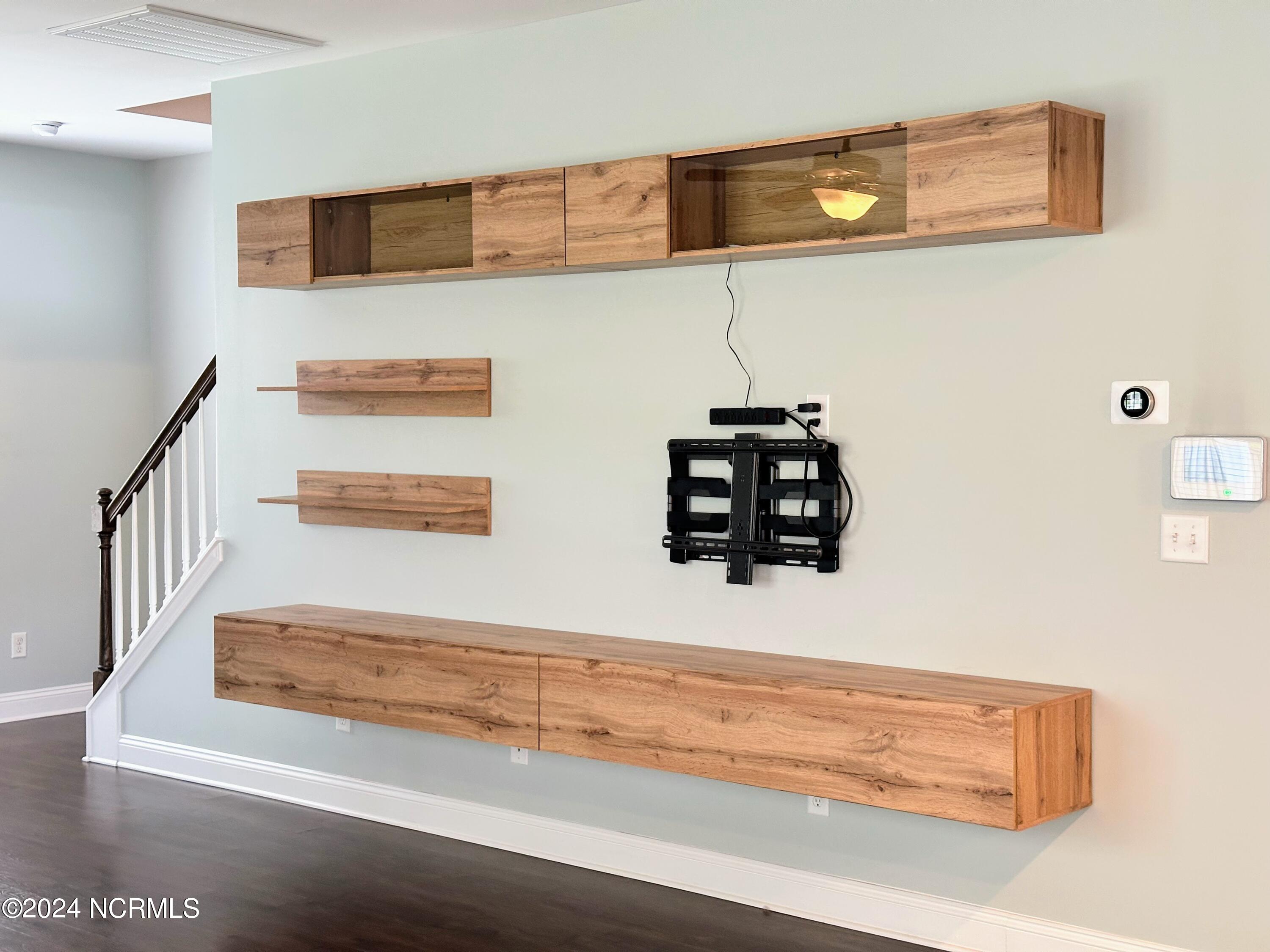 469 Albemarle Road Wilmington, NC 28405 - Photo 7 of 33 4 Entertainment center