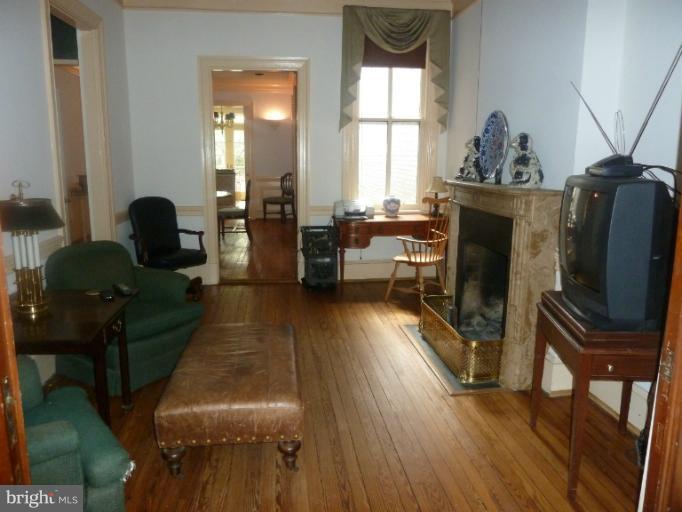 409 A Street Southeast Washington, DC 20003 - Photo 13 of 29 Family Room