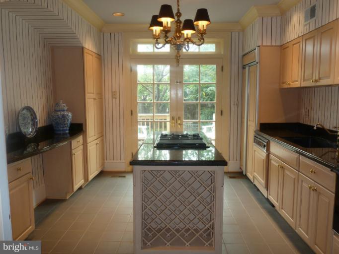 409 A Street Southeast Washington, DC 20003 - Photo 6 of 29 Kitchen