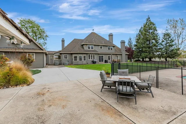 $1,999,999 | 560 Tevis Trail, Hollister, CA 95023