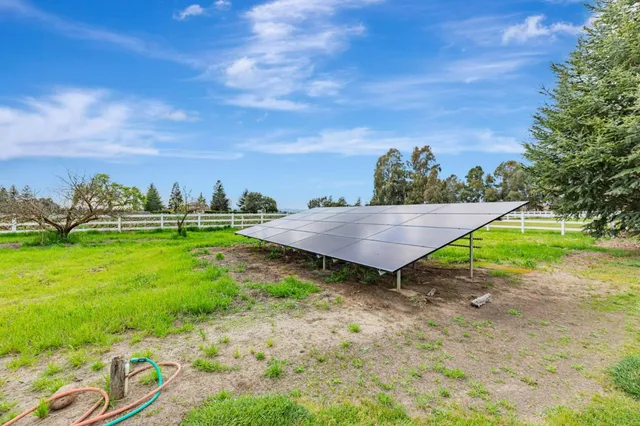 $1,999,999 | 560 Tevis Trail, Hollister, CA 95023