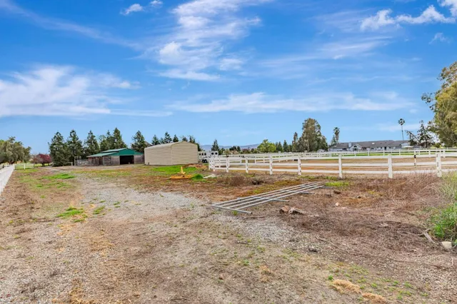 $1,999,999 | 560 Tevis Trail, Hollister, CA 95023