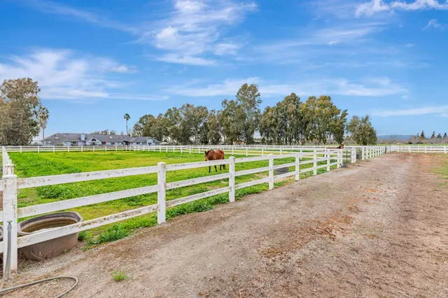 $1,999,999 | 560 Tevis Trail, Hollister, CA 95023