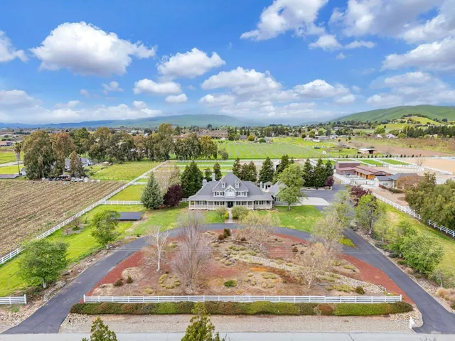 $1,999,999 | 560 Tevis Trail, Hollister, CA 95023