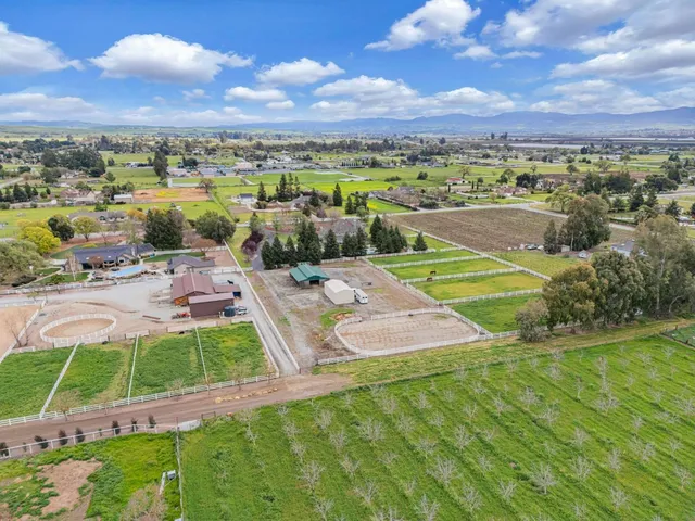 $1,999,999 | 560 Tevis Trail, Hollister, CA 95023