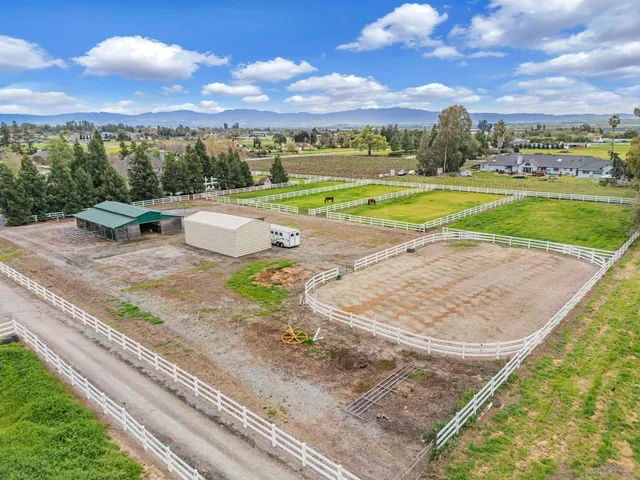 $1,999,999 | 560 Tevis Trail, Hollister, CA 95023