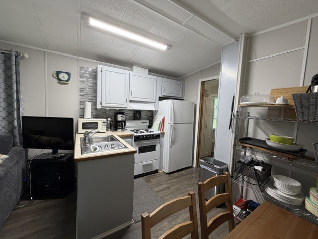 2795 East 28th Road Marseilles, IL 61341 - Photo 10 of 97