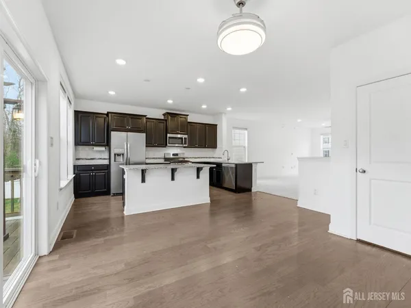 $579,900 | 38 Sullivan Way, Evesham, NJ 08053