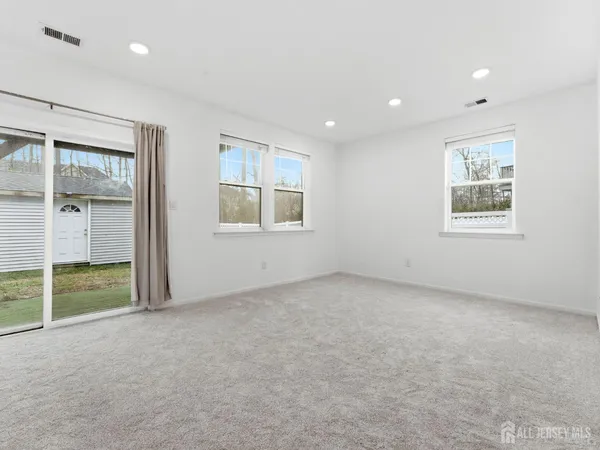 $579,900 | 38 Sullivan Way, Evesham, NJ 08053