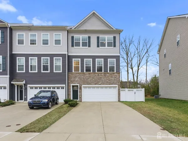 $579,900 | 38 Sullivan Way, Evesham, NJ 08053