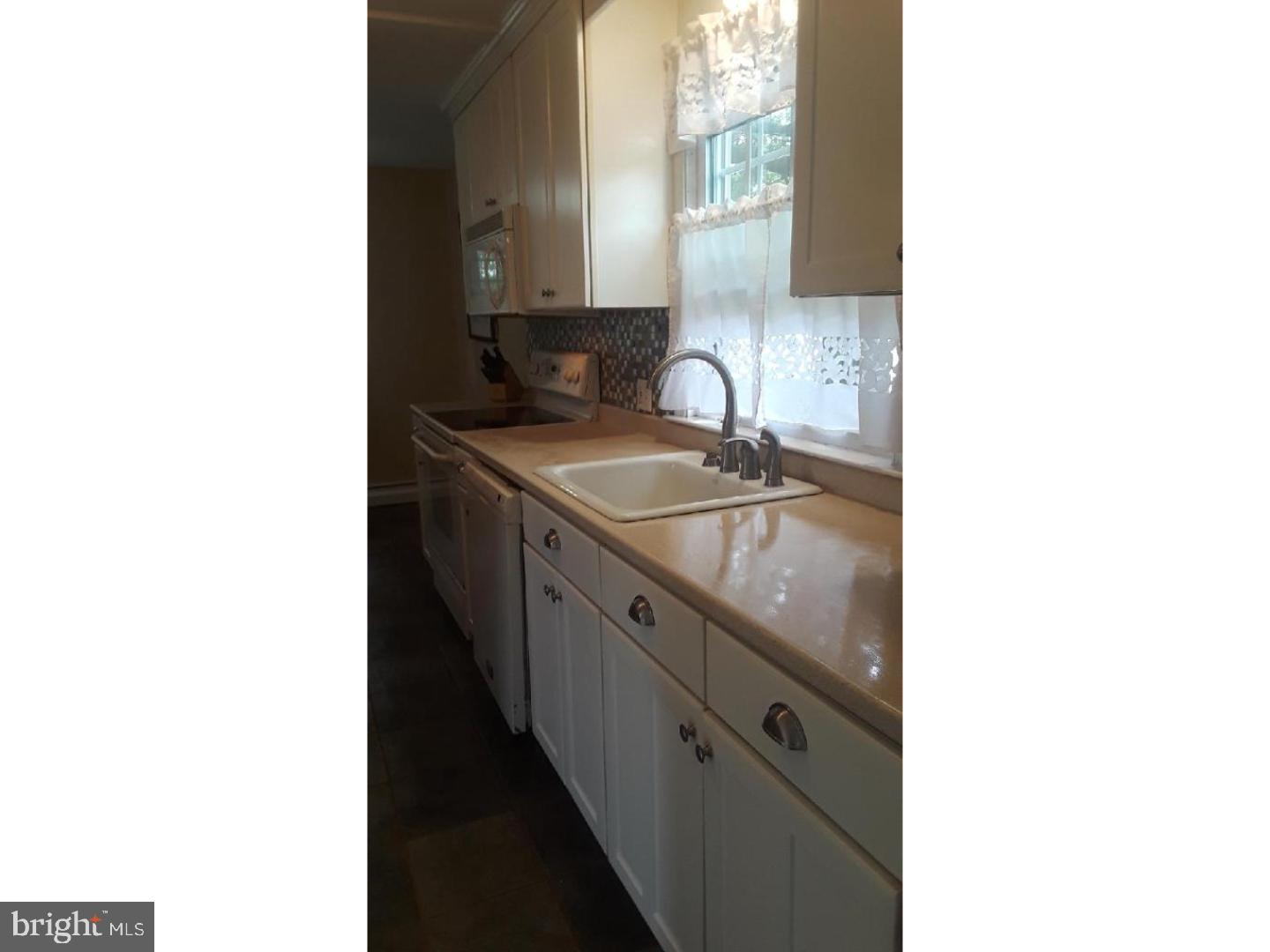 755 West Bridge Street Spring City, PA 19475 - Photo 9 of 19 Kitchen