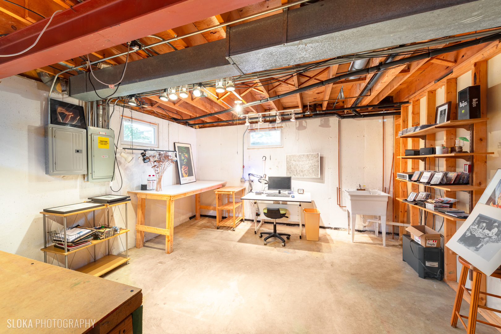 2920 Springbrook Road Crystal Lake, IL 60012 - Photo 27 of 39 a view of a livingroom with workspace and a couch
