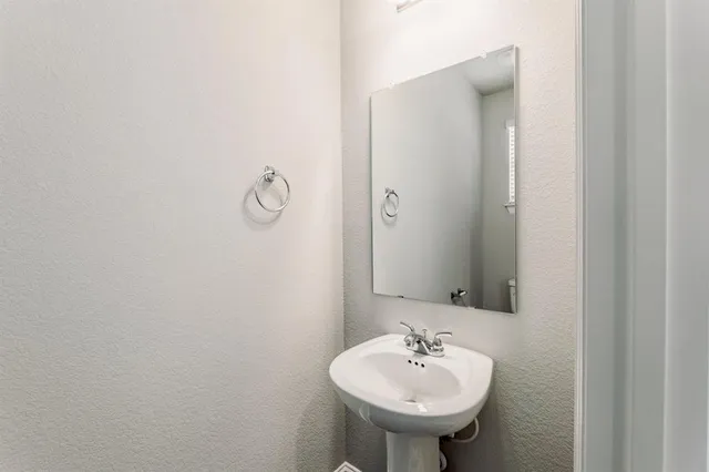 $1,995 | 157 Riverhill Drive, Georgetown, TX 78628