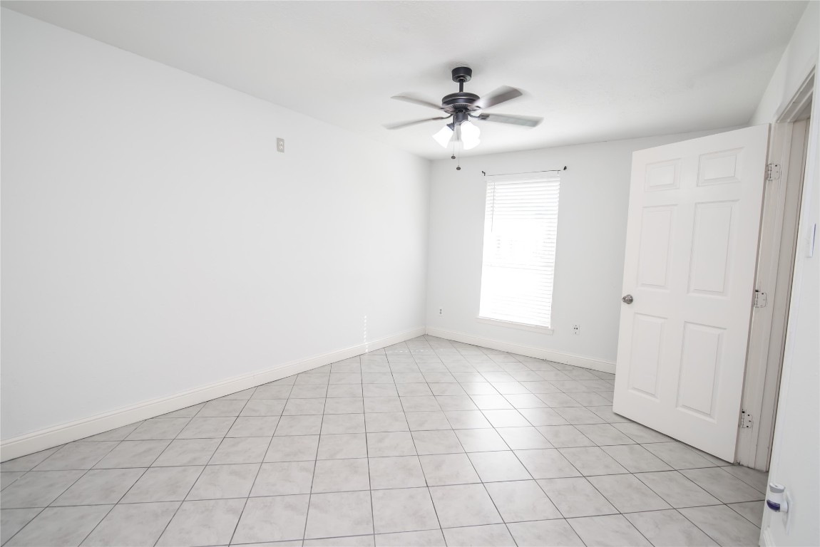 7237 Cook Road Houston, TX 77072 - Photo 14 of 21 Second Bedroom