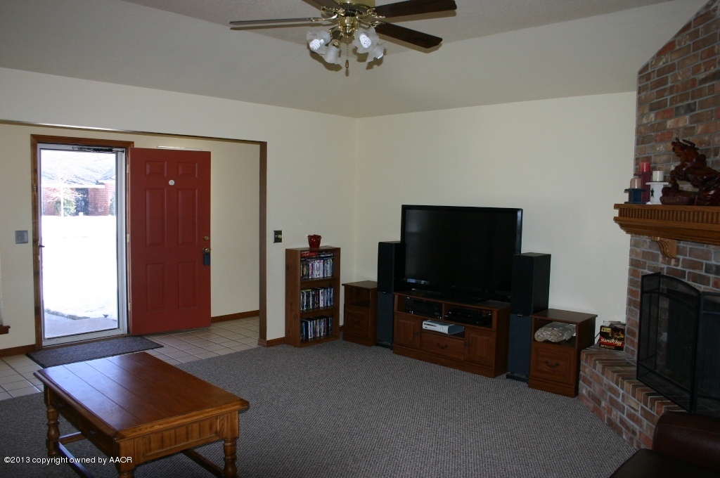 3408 Reeder Drive Amarillo, TX 79119 - Photo 5 of 30 Living Room 2