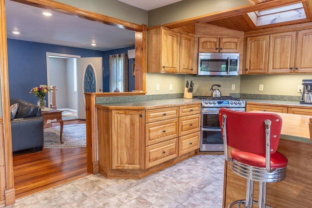 259 Harkness Avenue Springfield, MA 01118 - Photo 7 of 40 Gallery Image 7