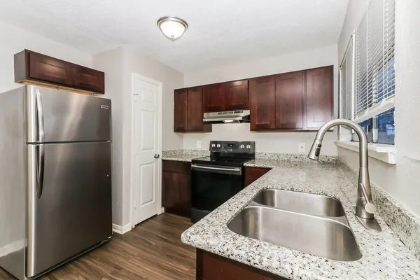 $1,570 | 7218 Wren Circle, Texas City, TX 77591