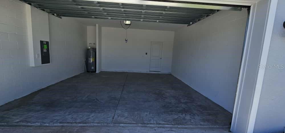548 Hart Lane Dundee, FL 33838 - Photo 30 of 39 a view of a small space