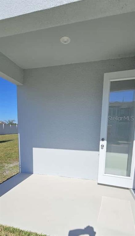 548 Hart Lane Dundee, FL 33838 - Photo 34 of 39 a bathroom with a bathtub